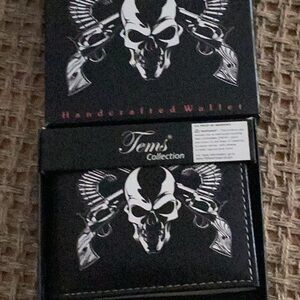Black Skull Wallet nwt